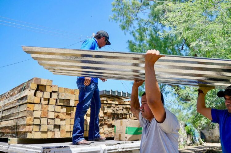 Entregan apoyos a damnificados por tormenta en Tula