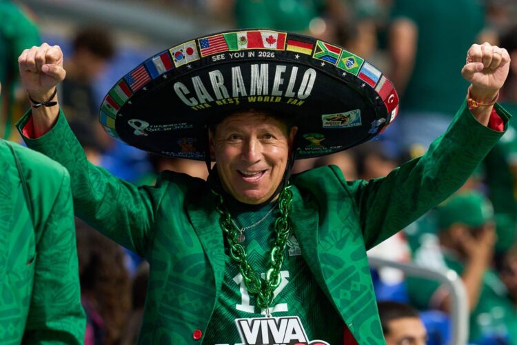FIFA sanciona al aficionado ‘Caramelo’ y le prohíbe el uso de su sombrero en estadios