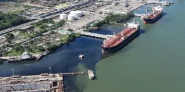 Acusan a Pemex de derrame en sur de Tamaulipas