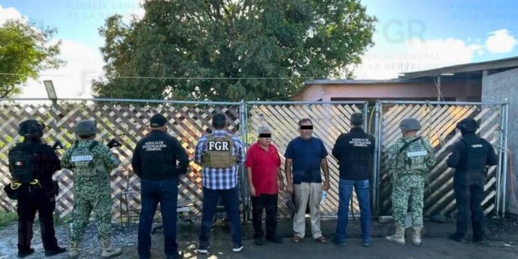 Dan otro golpe al huachicol, detienen a dos