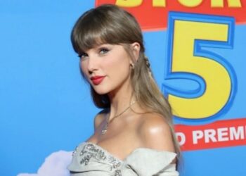 Taylor Swift deslumbra en el preestreno de Toy Story 5