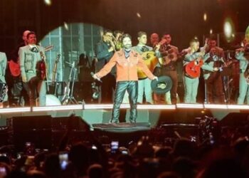 Alejandro Fernández reúne a 270 mil personas en Guadalajara