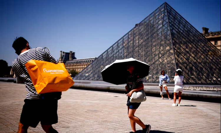 Alerta máxima por calor en Francia: 49 departamentos en nivel rojo por canícula histórica