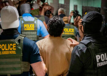 Un ciudadano georgiano muere bajo custodia de ICE en un centro de detención de Luisiana