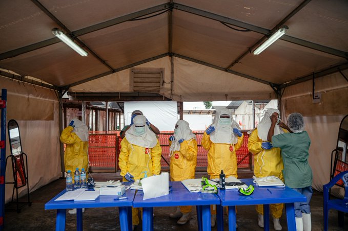La OMS reporta más de mil casos sospechosos de ébola en el Congo y acelera vacunas