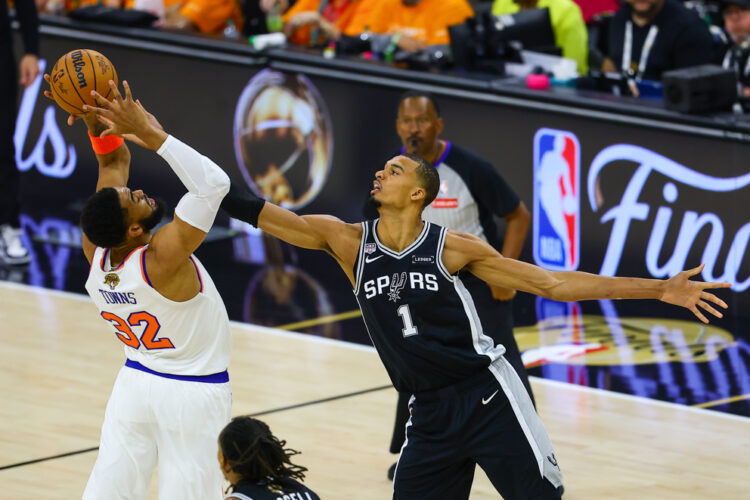 New York Knicks vencen a San Antonio Spurs y toman ventaja en las Finales de la NBA