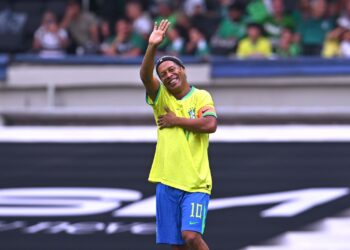 Ronaldinho anuncia su regreso al fútbol profesional con el Ravenna FC de Italia