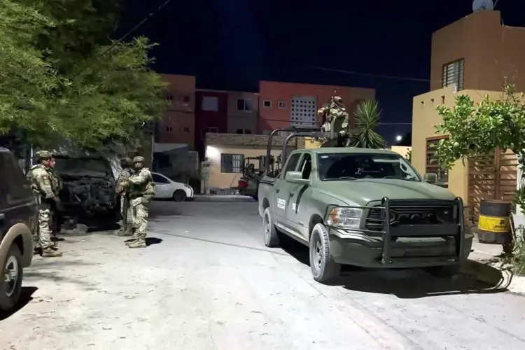 Asesinan a mujer frente a su casa