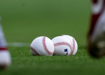 Mike Trout lidera con jonrón la blanqueada de los Angelinos ante los Diamondbacks