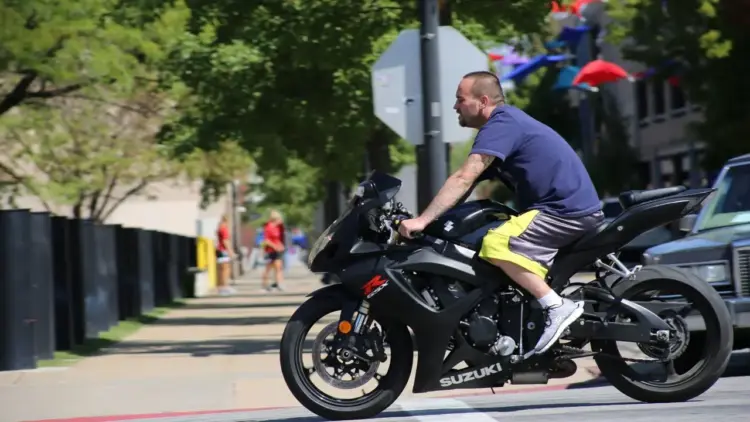 Refuerzan operativos contra motociclistas fuera de la ley