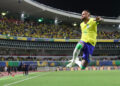 Neymar se reincorpora a los entrenamientos con Brasil tras superar su lesión