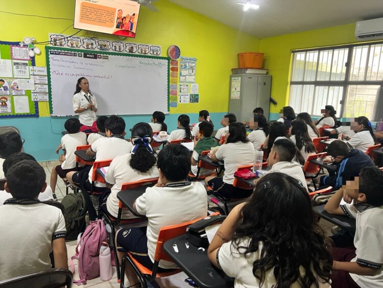 Estudiantes de primaria reciben plática sobre Ley de Adolescentes