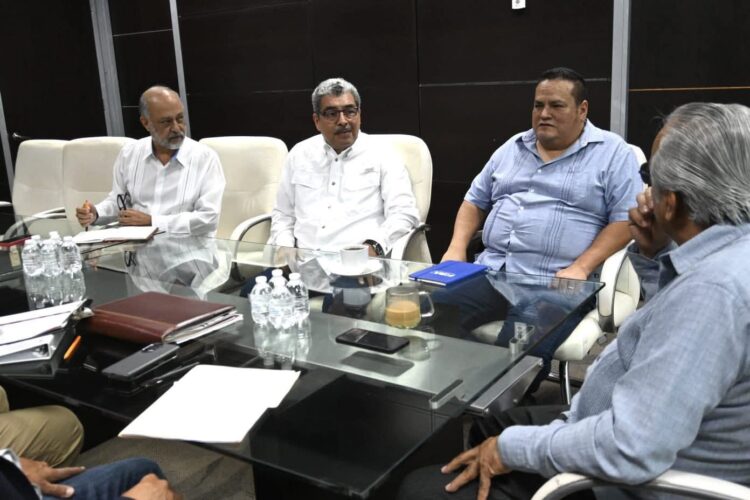 Apoyan a pescadores en compra de motores