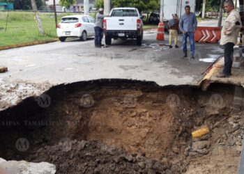 Reparan socavones en Ciudad Madero