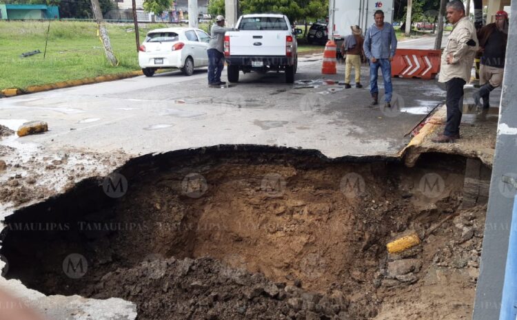 Reparan socavones en Ciudad Madero