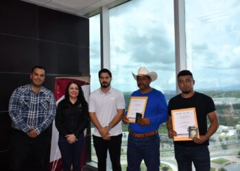 Tamaulipecos viajan a empleo en Canadá