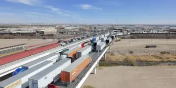Transportistas rechazas aumento en tarifas de puentes Nuevo Laredo-Laredo