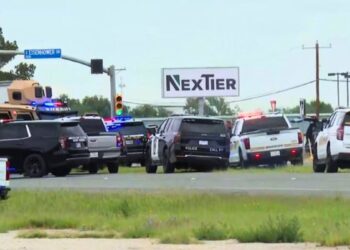 Un tiroteo en Midland, Texas, deja un muerto y al menos nueve heridos tras un enfrentamiento policial