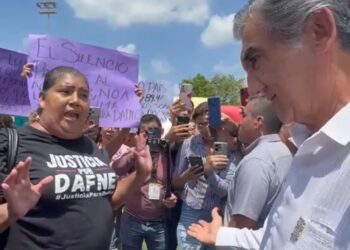 Gobernador se reúne con familia de Dafne