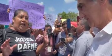 Gobernador se reúne con familia de Dafne