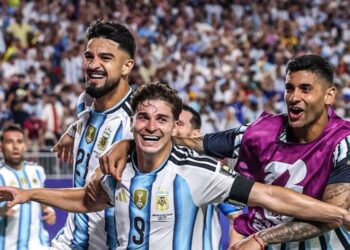 Argentina sufre y en tiempo extra gana 3-1 a Suiza; es semifinalista