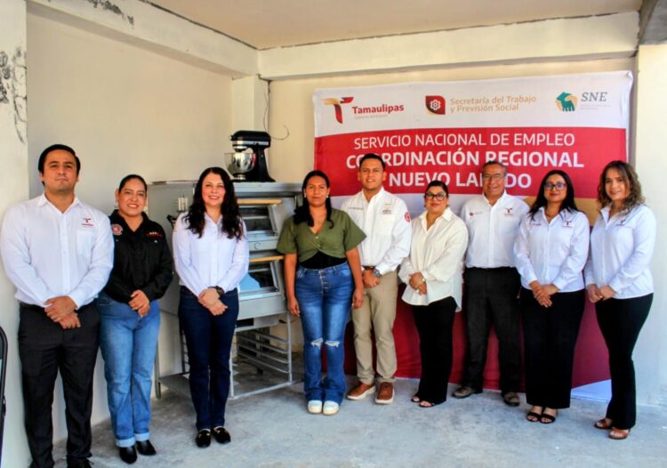 Fortalecen emprendimiento al entregar equipo a dos negocios de Nuevo Laredo