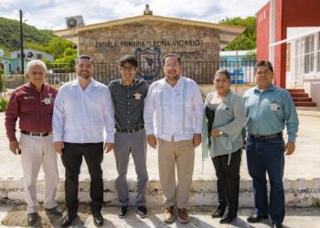 Dota SET de centro de cómputo a la Escuela Primaria Multigrado de San Nicolás