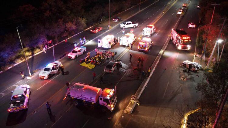 Una muerta y 5 heridos en choque de autos en Km. 6 de carretera Victoria-Monterrey