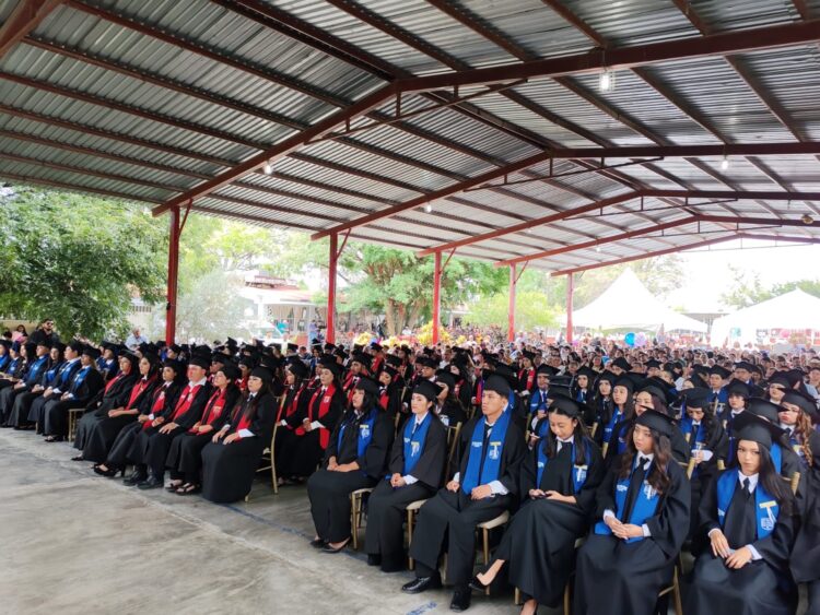 Egresan 124 nuevos profesores de la Escuela Normal de Jaumave, Tamaulipas