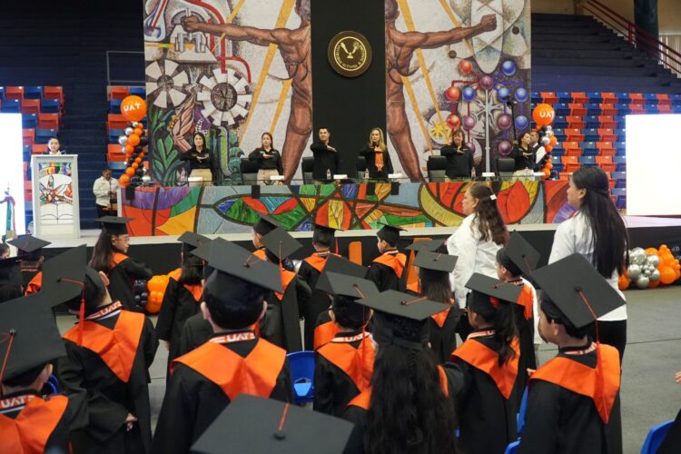 Celebra Familia UAT graduación de niñas y niños de los CENDI y CDIN