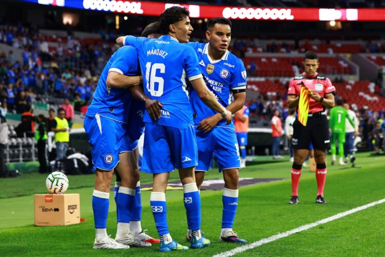 La Máquina vence 2-1 al Puebla con otra remontada