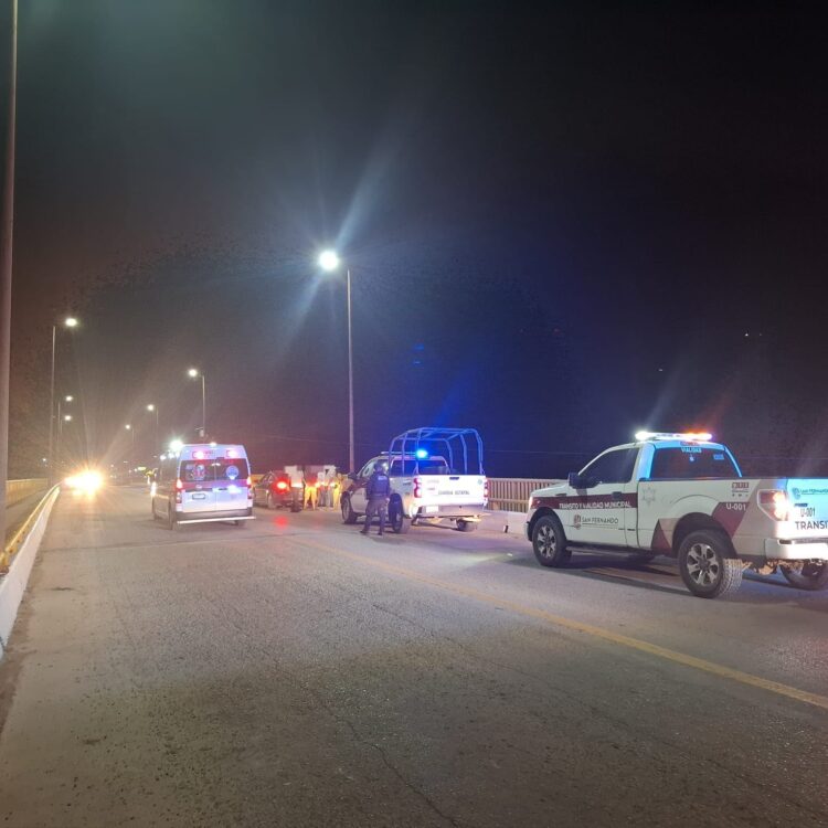 Resguardan a sujeto que intentó saltar de un puente en San Fernando