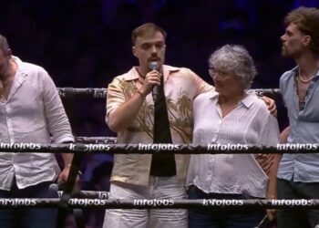 Emotivo homenaje a Gaspi en La Velada del Año VI