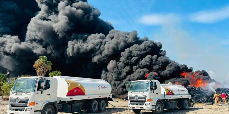 Voraz incendio en el basurero municipal de Cd. Victoria