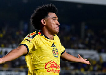 Las Águilas derrotan a Querétaro en el debut de Almada