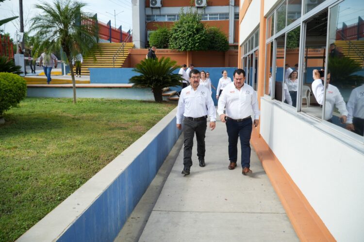 Rector de la UAT supervisa avances de remodelación en la Facultad de Derecho Victoria