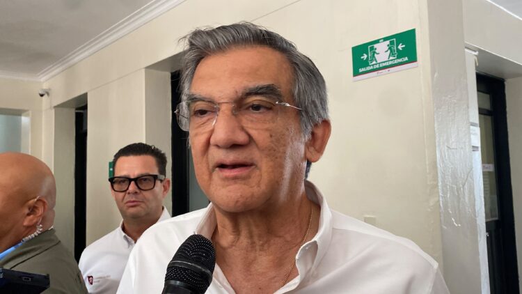 Gobernador “lee cartilla” a funcionarios públicos