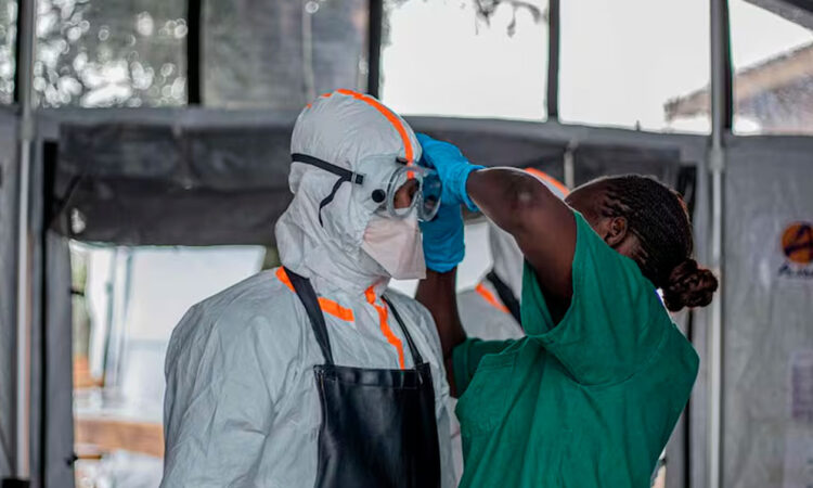 Brote de ébola sigue expandiéndose, advierte la OMS
