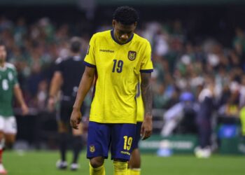 Afición de Ecuador critica rendimiento de su selección tras la eliminación ante México