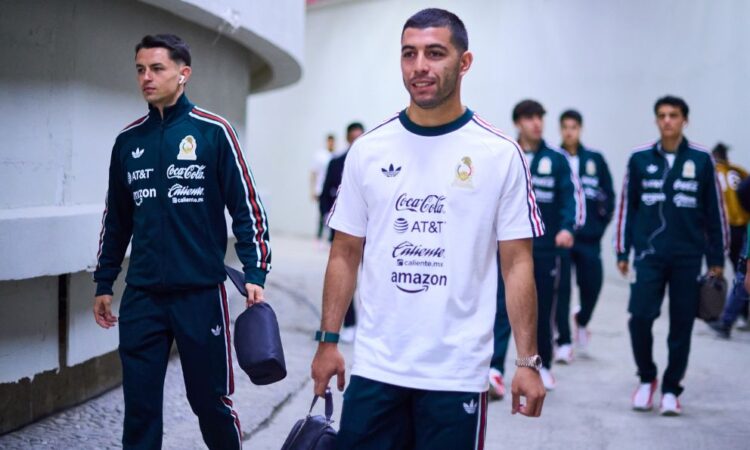 Rayados sondea el fichaje de Erik Lira y condiciona su salida a Europa