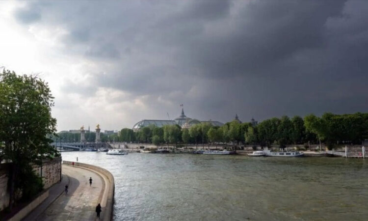 Tormentas en Francia dejan dos muertos y miles sin luz
