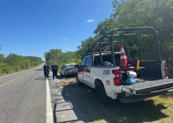 Guardia Estatal auxilia a paisanos en carreteras