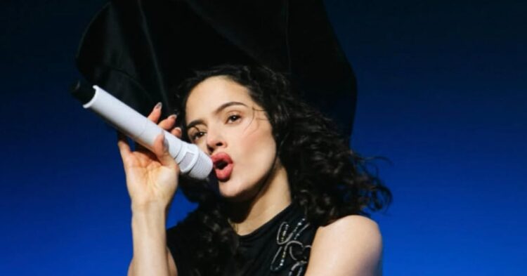Rosalía bajo fuego tras compartir video de Mía Khalifa en TikTok