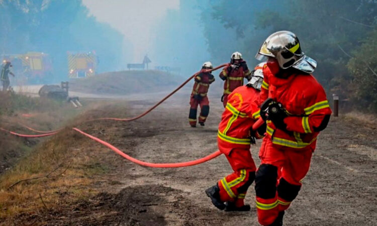 Francia y España logran contener avance de megaincendios