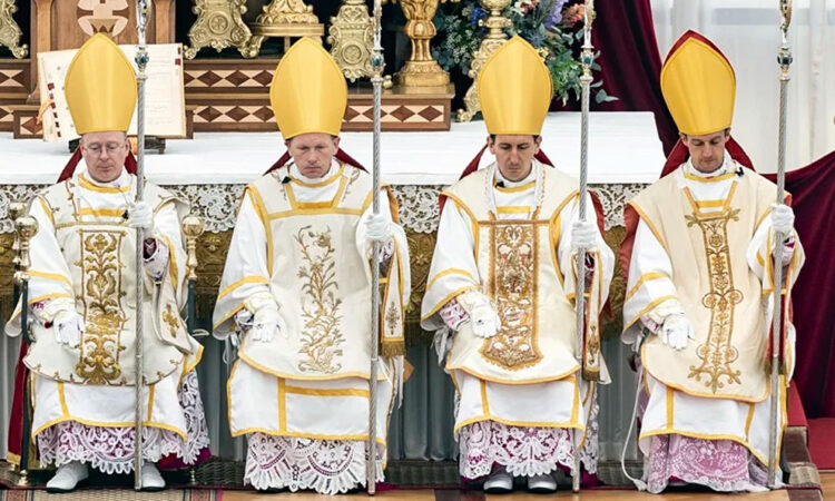 Los lefebvrianos ordenan cuatro obispos en Suiza sin autorización del papa