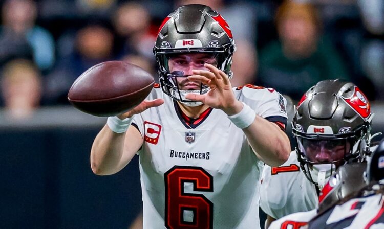 Buccaneers arrancan campamento entre contratos y lesiones
