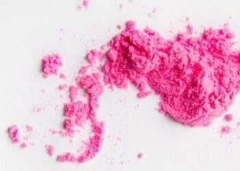 La trampa del polvo rosa: el mito del “tusy” y la ruleta rusa que destruye a los jóvenes