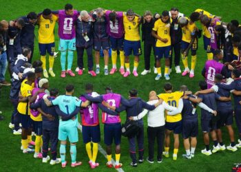 Periodista ecuatoriano abandona transmisión digital tras la eliminación ante México