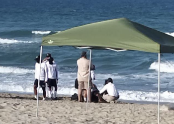 Turista regio muere en Playa Miramar