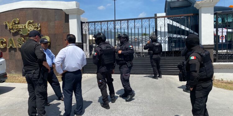 Empleados cierran casino para impedir embargo